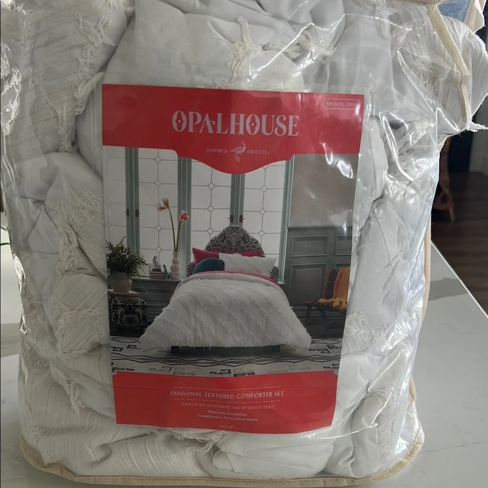 Opalhouse White Comforter Luxurious Bedding